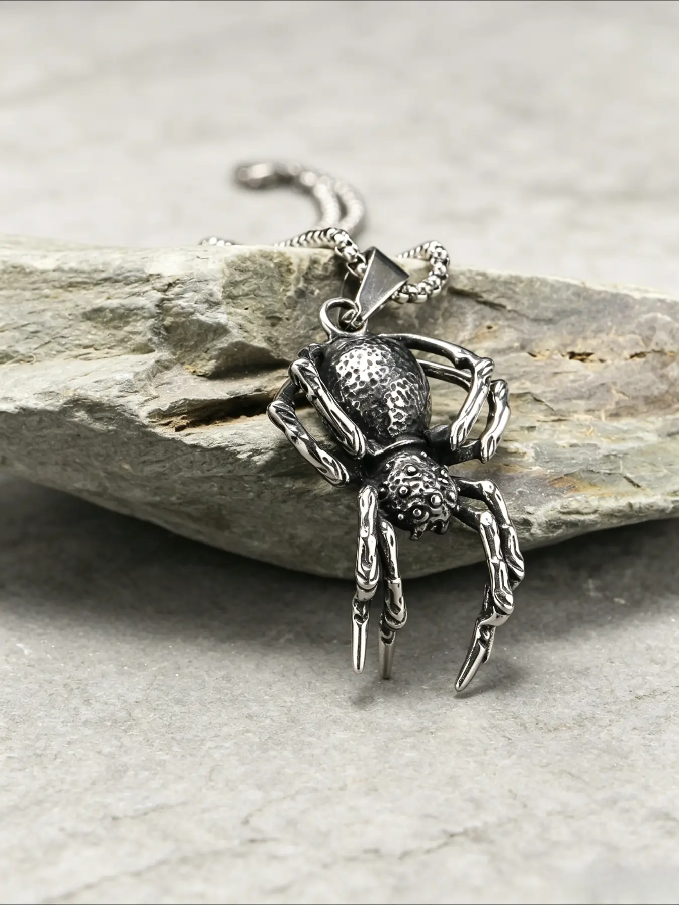 Gothic Style 3D Stereo Spider Stainless Steel Necklace, Halloween Punk Cosplay Accessory Gift