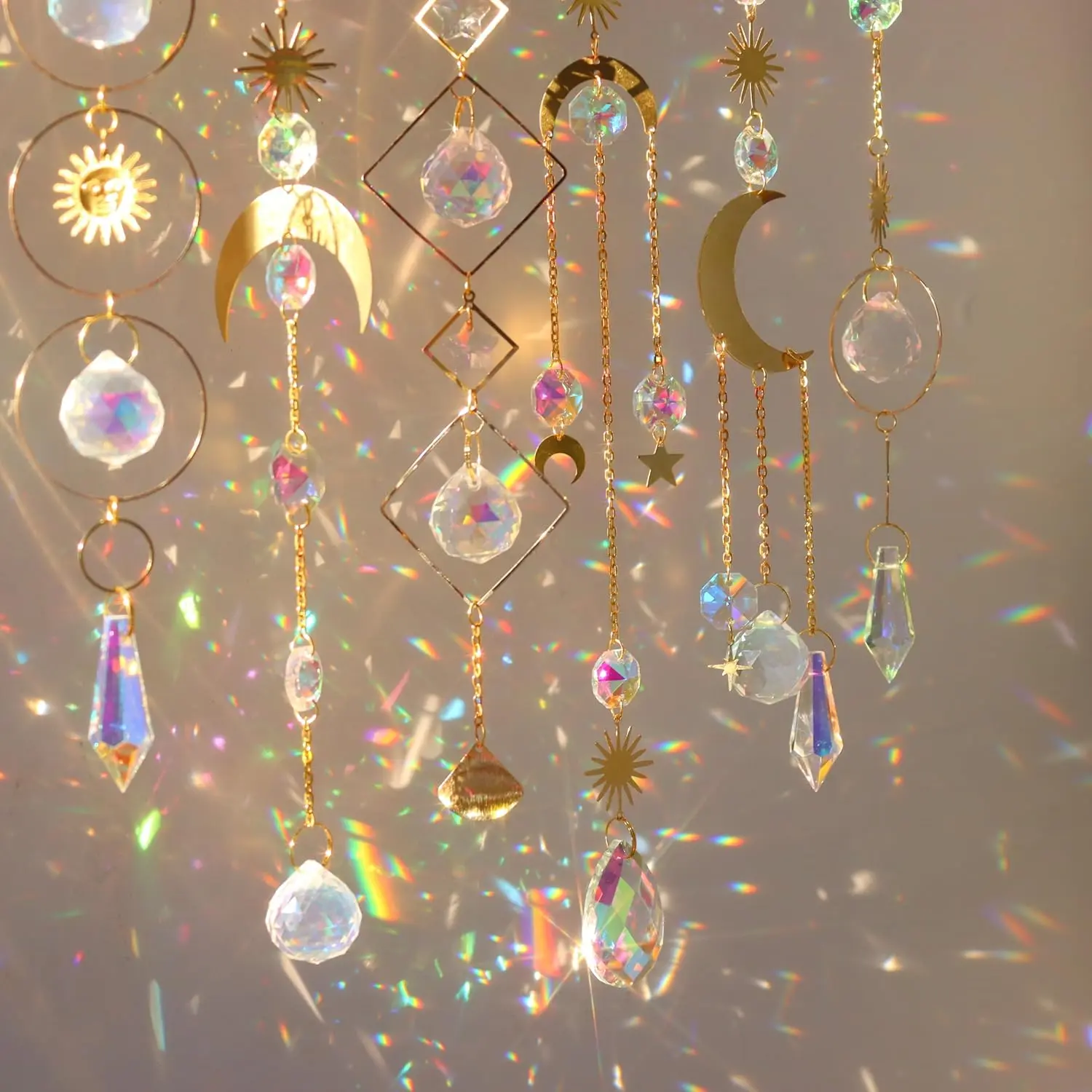 Modern Crystal Plastic Suncatcher Set Pack, Hangable Shiny Crystal Ball with Chain Pendant, Light-Reflective Rainbow Lights Ornament for Window Home Decor, Mobile Phone Selfie Accessory