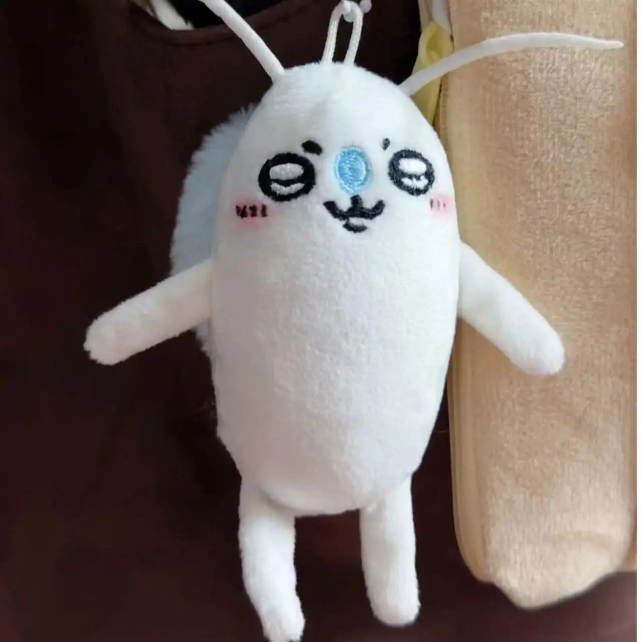 Kawaii Jiyi Momonga Cockroach Plush Keychain, Cute Flying Squirrel Themed Soft Stuffed Bag Charm Pendant (Home Decor Accessory)