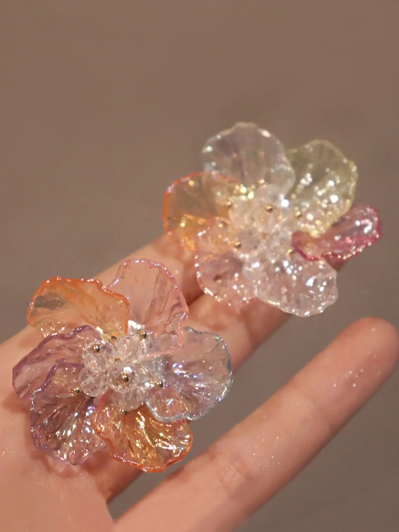 Elegant Acrylic Flower Earrings for Women, Fashionable Party and Vacation Jewelry, Random Color Floral Design, Pair of Ear Studs