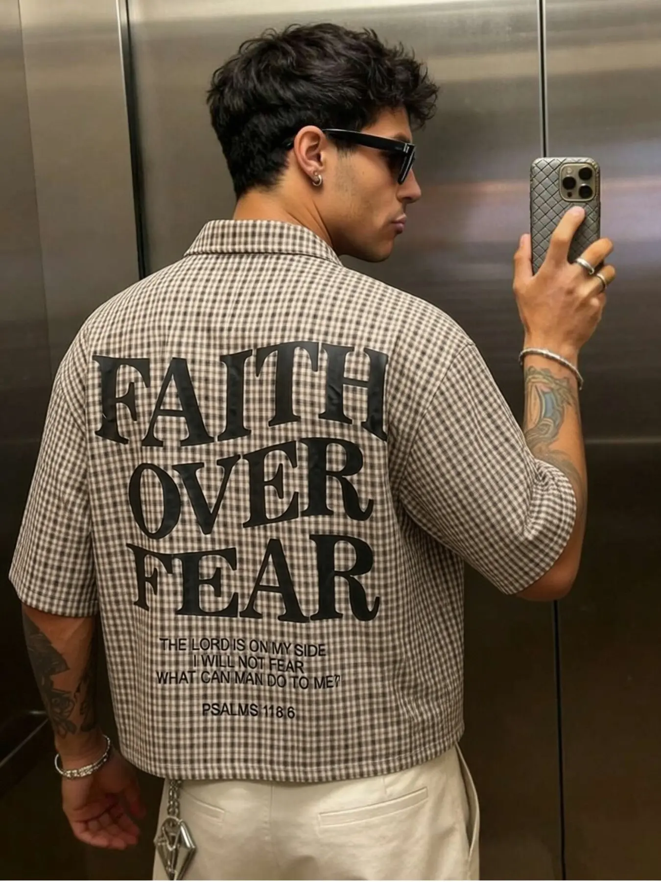 Men's Brown White Mini Gingham Lapel Collar Short Sleeve Button Down Shirt, Back Faith Over Fear Slogan And Psalm Verse Letter Graphic Print, Cropped Loose Oversized Boxy Cut, Vintage Street Casual Baggy Shirt, Casual Streetwear Top