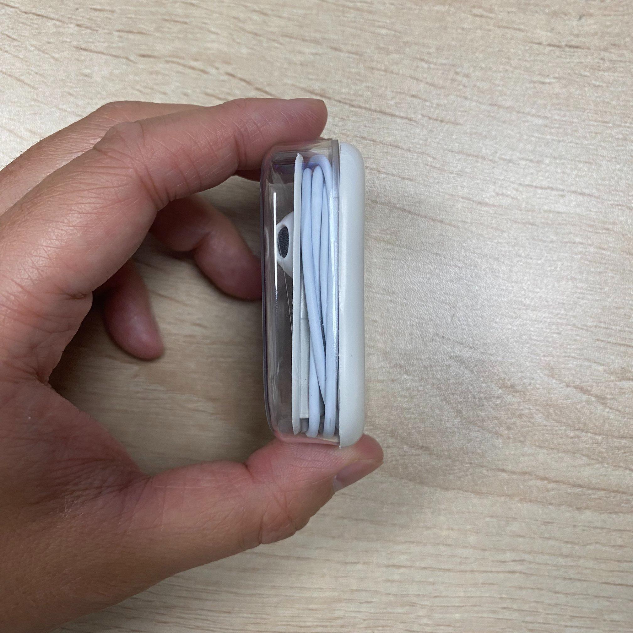 Type-C Wireless Bluetooth Earbuds – Mic & Volume Control, High Quality Portable Earphones