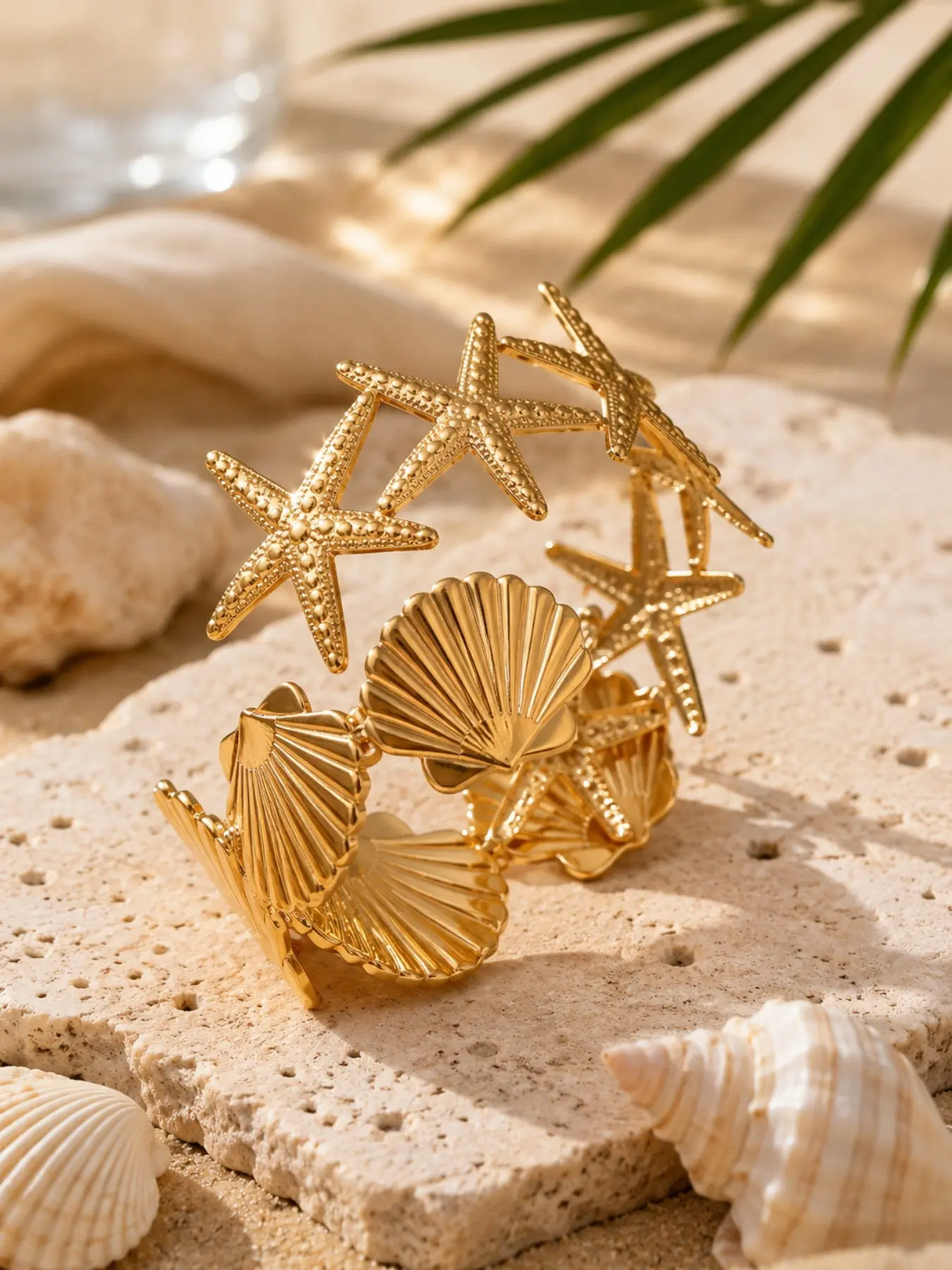 1pc Gold Starfish & Seashell Cuff Bracelet for Women, Beach Vacation Coastal Jewelry, Elegant Ocean Inspired Open Bangle, Lightweight Fashion Bracelet for Summer, Resort, Cruise, Party, Holiday Gift, Exquisite Bracelet, Fashionable Bracelet