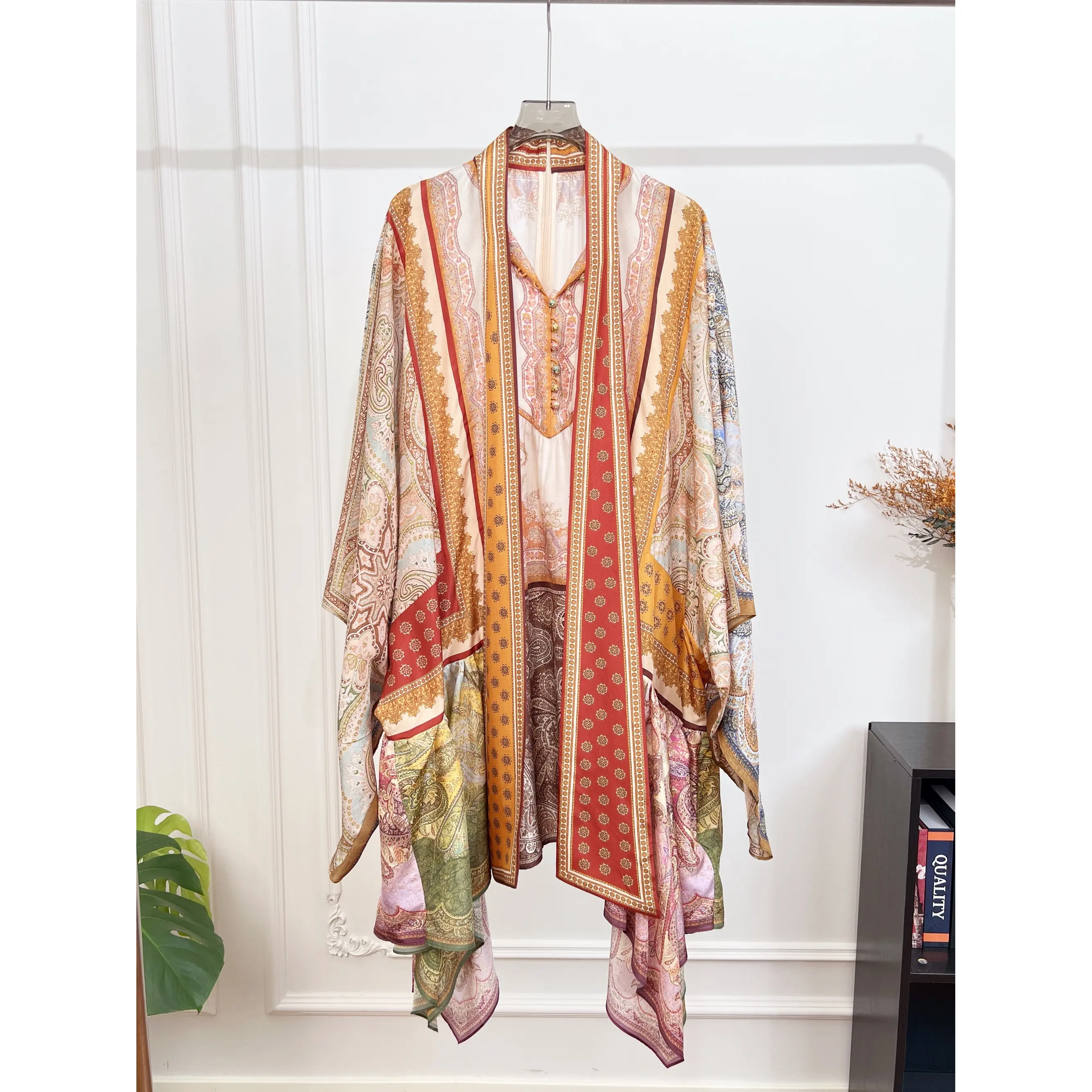 2026 Spring/Summer New Vintage Print Slimming Casual Loose V-Neck Long Sleeve Dress for Women