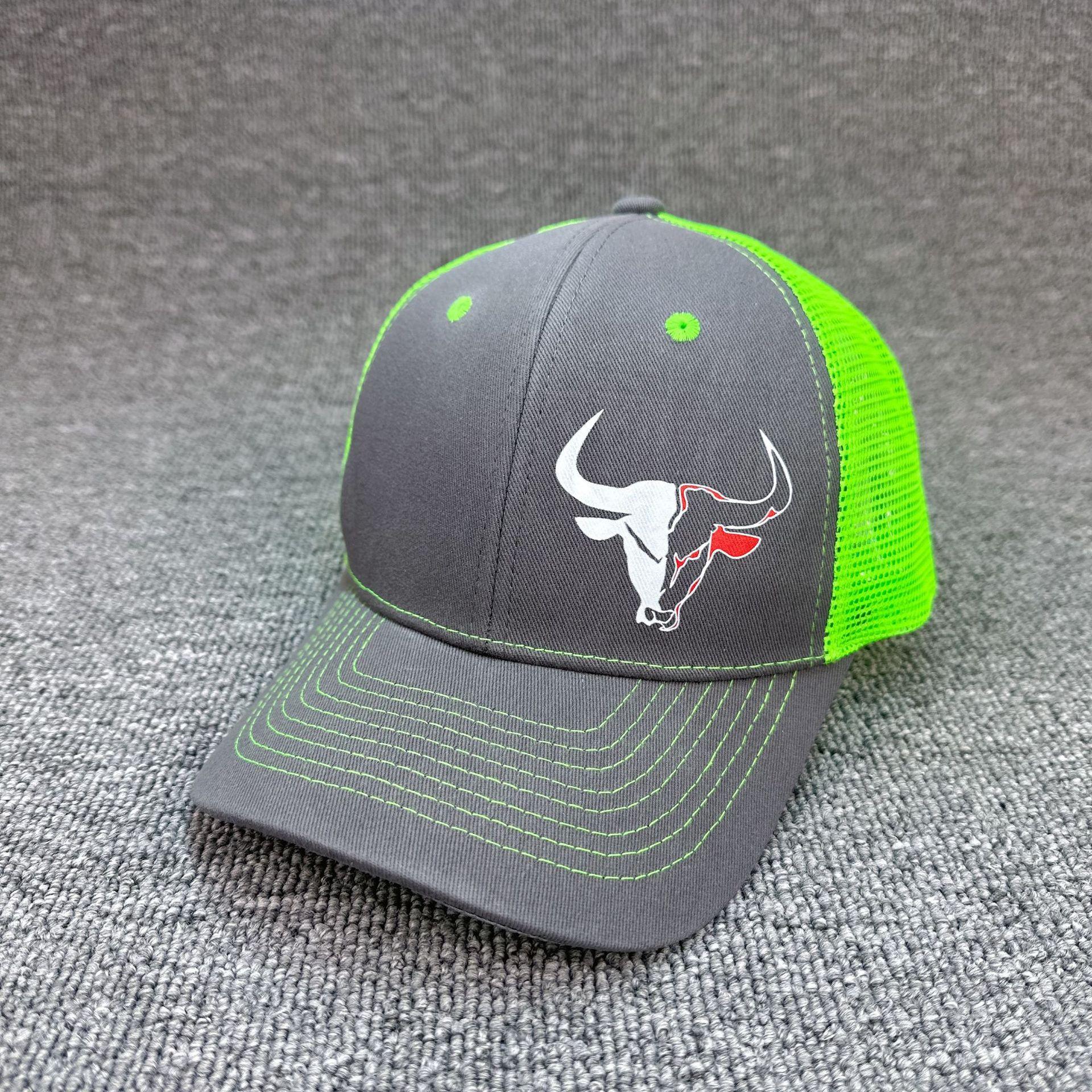 New cow head print sunshade mesh cap, casual baseball cap for European and American men and women, suitable for couples, versatile