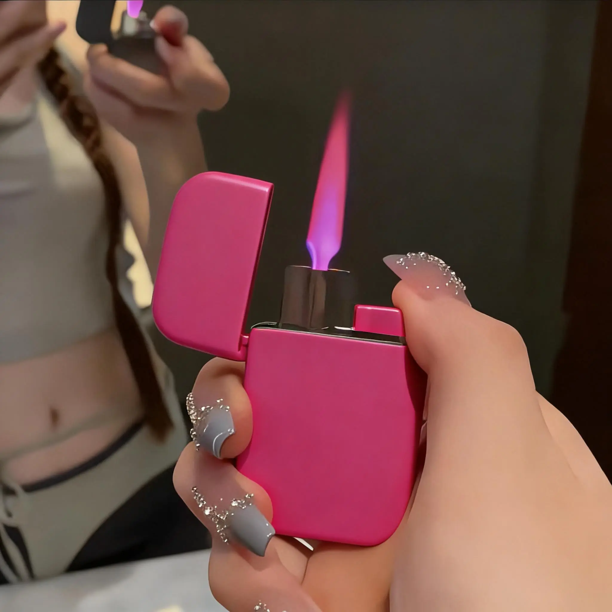Women's Cute Pink Butane Torch Lighter, Windproof and Refillable Metal Body for Outdoor Camping, Perfect Gift (Fuel Not Included), Butane Torch Lighter Without Fuel, Cute Design