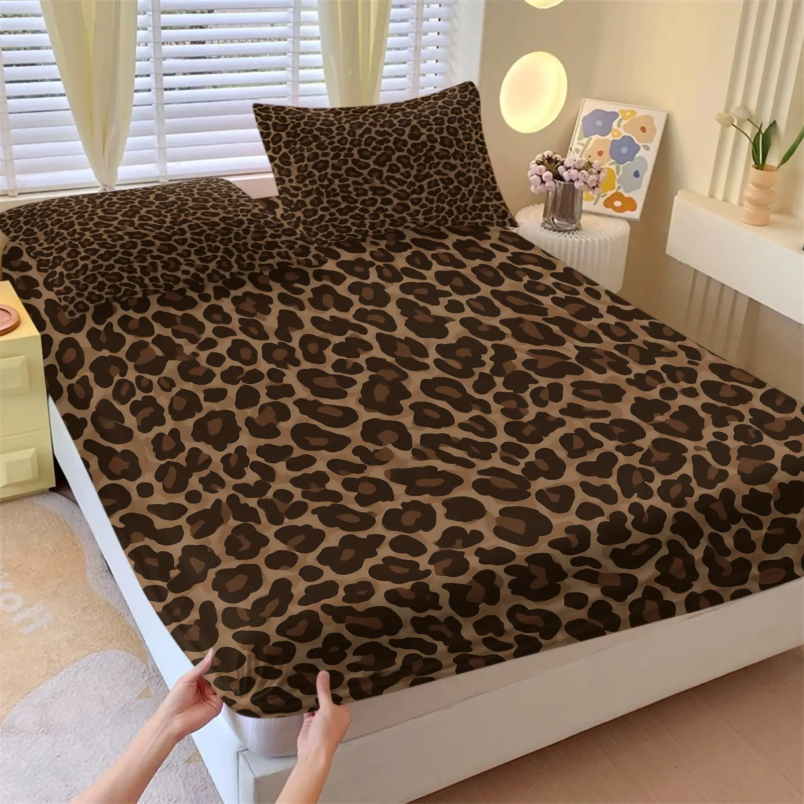 Deep Brown Retro Leopard Print Fitted Sheet Set & 2 Coreless Pillowcases - Leopard Bedding Set - Light Brown Base with Dark Brown and Ink-Brown Leopard Spots - Comfortable Non-Slip Mattress Protector - Sophisticated Urban Style Bedroom Decor
