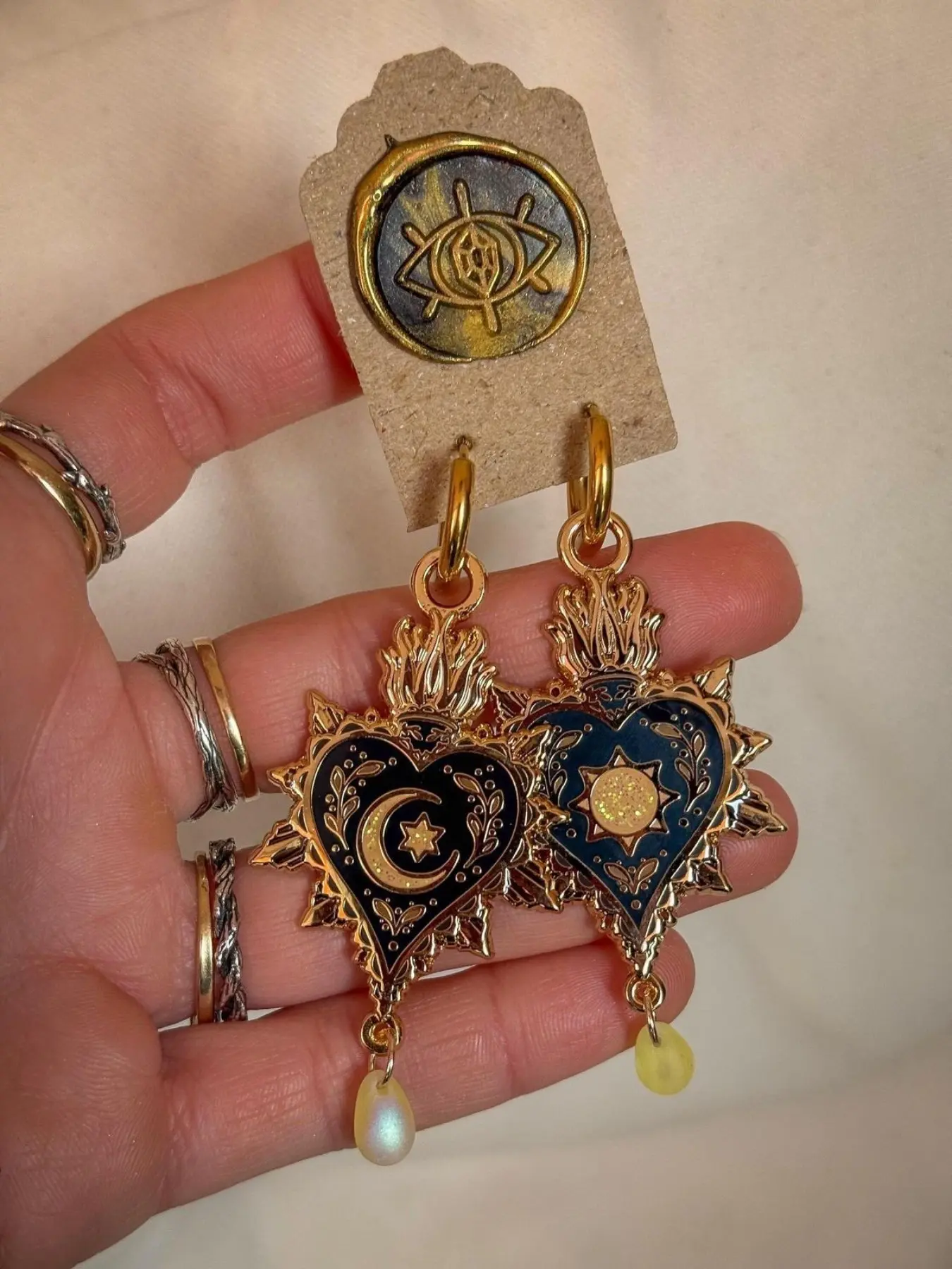 1 Pair of Retro Heart-Shaped Women's Fashion Dangle Earrings with Gold Color Ear Clasps Sun and Moon Enamel Dangle Earrings Bohemian Witch Style Jewelry with Tear-Drop Pendants