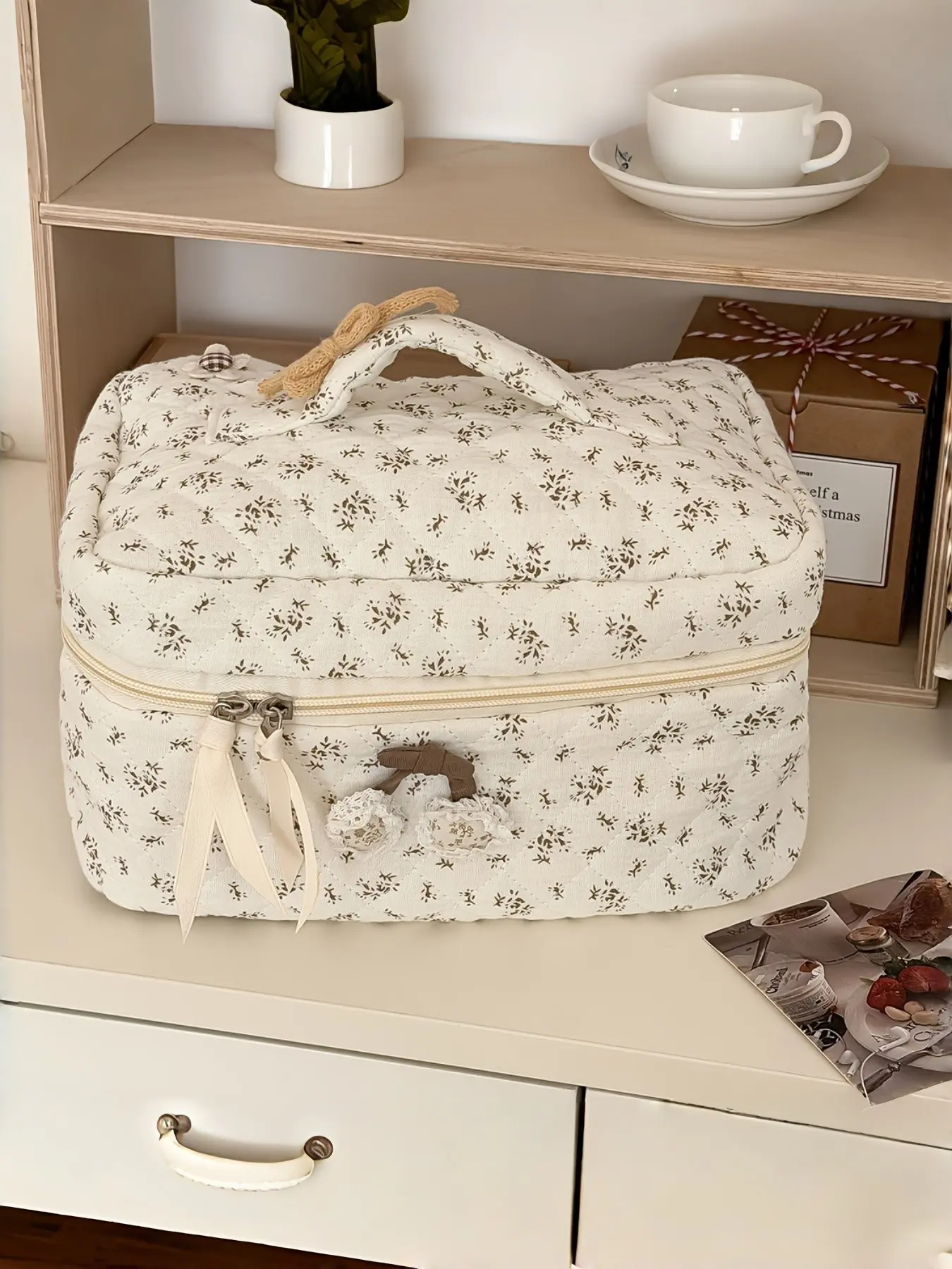 Floral Makeup Bag, Cosmetic Travel Bag, Boho Floral Handbag for Women, Fashionable High Aesthetic, Fresh Portable, Large Capacity Foldable Multi-Function Storage Bag