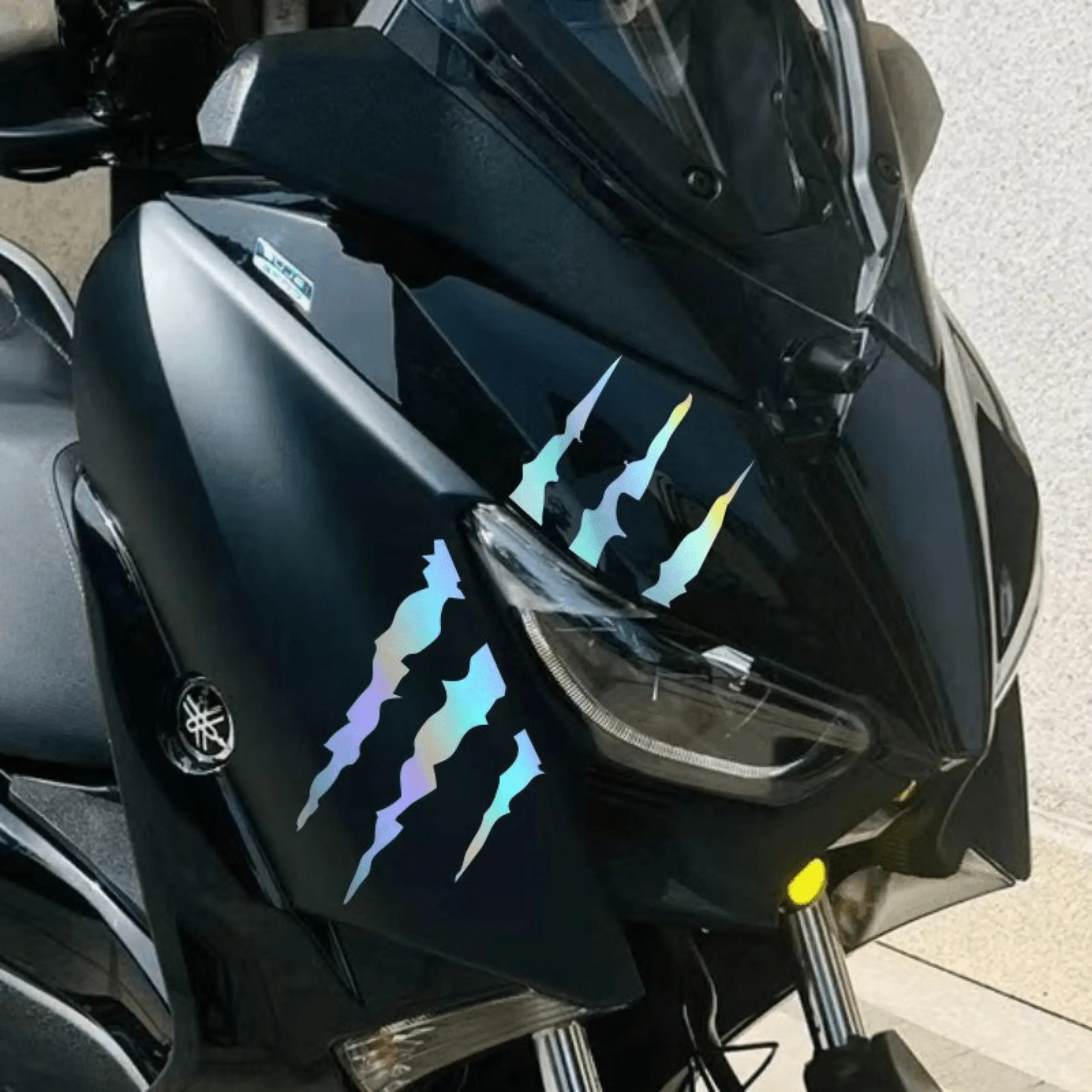 Motorcycle headlights monster claw marks morning motorcycle helmet sticker, universal waterproof vinyl decal, suitable for cars, motorcycles and other universal decorations