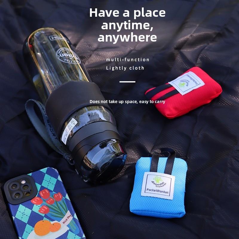 Ultra Thin Pocket Picnic Mat, Waterproof Sandproof Beach Blanket, Lightweight Foldable Portable Moisture Proof Mat for Beach