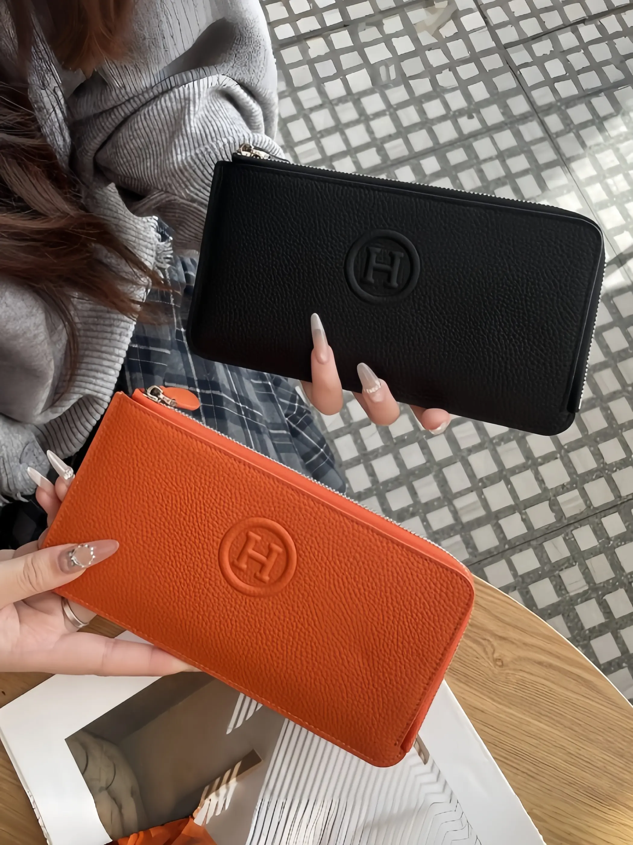 Women's Long Zipper Leather Wallet, Simple Letter Pressed Handbag, Multi-Card Slot Large Capacity Coin Card Holder, Versatile Portable Phone Case