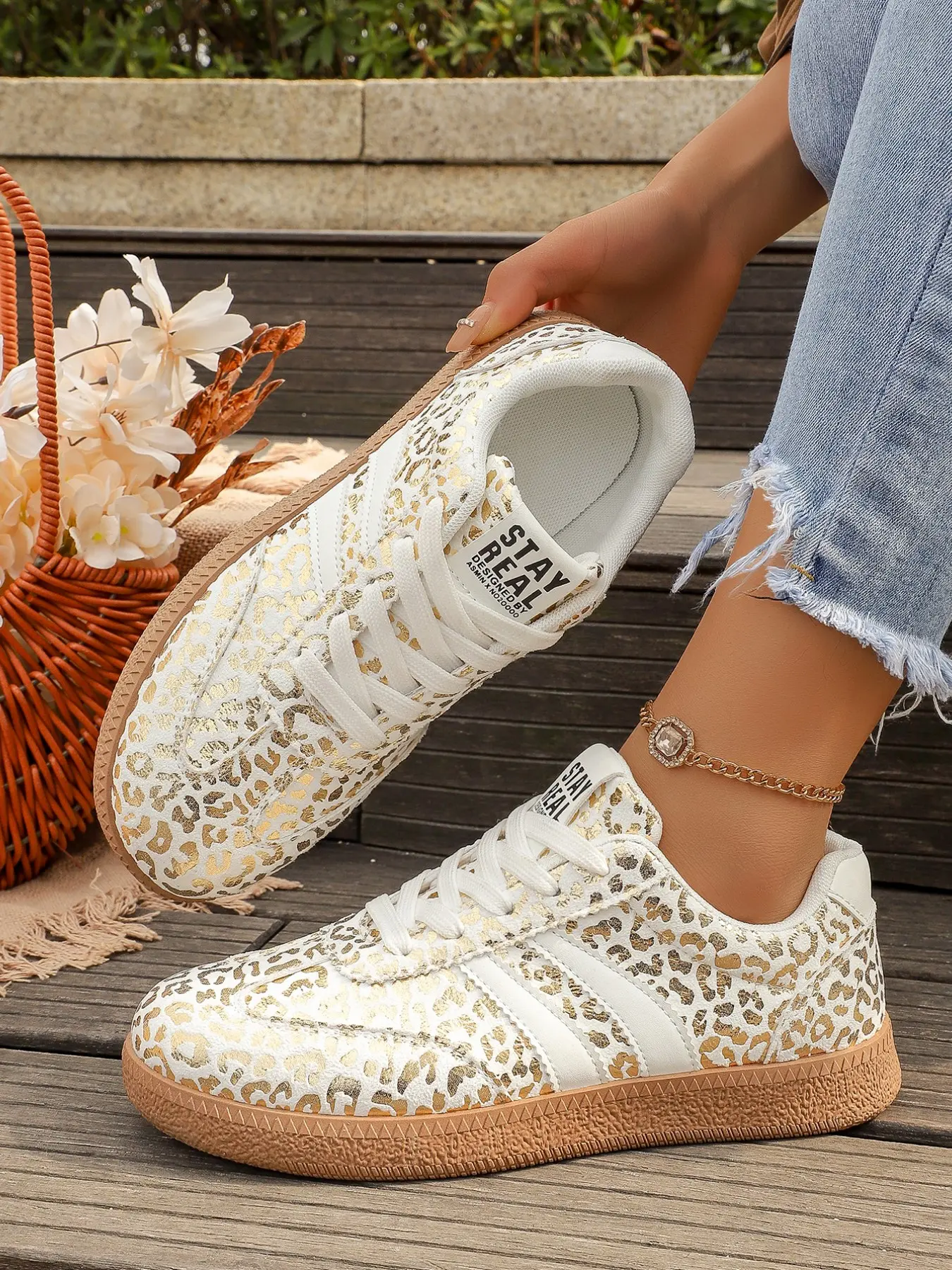 Vintage Gold Leopard Print Sneakers for Women, Casual Lace-Up Low Top Shoes, Trendy Commuter Athletic Shoes, Versatile Fashion Footwear
