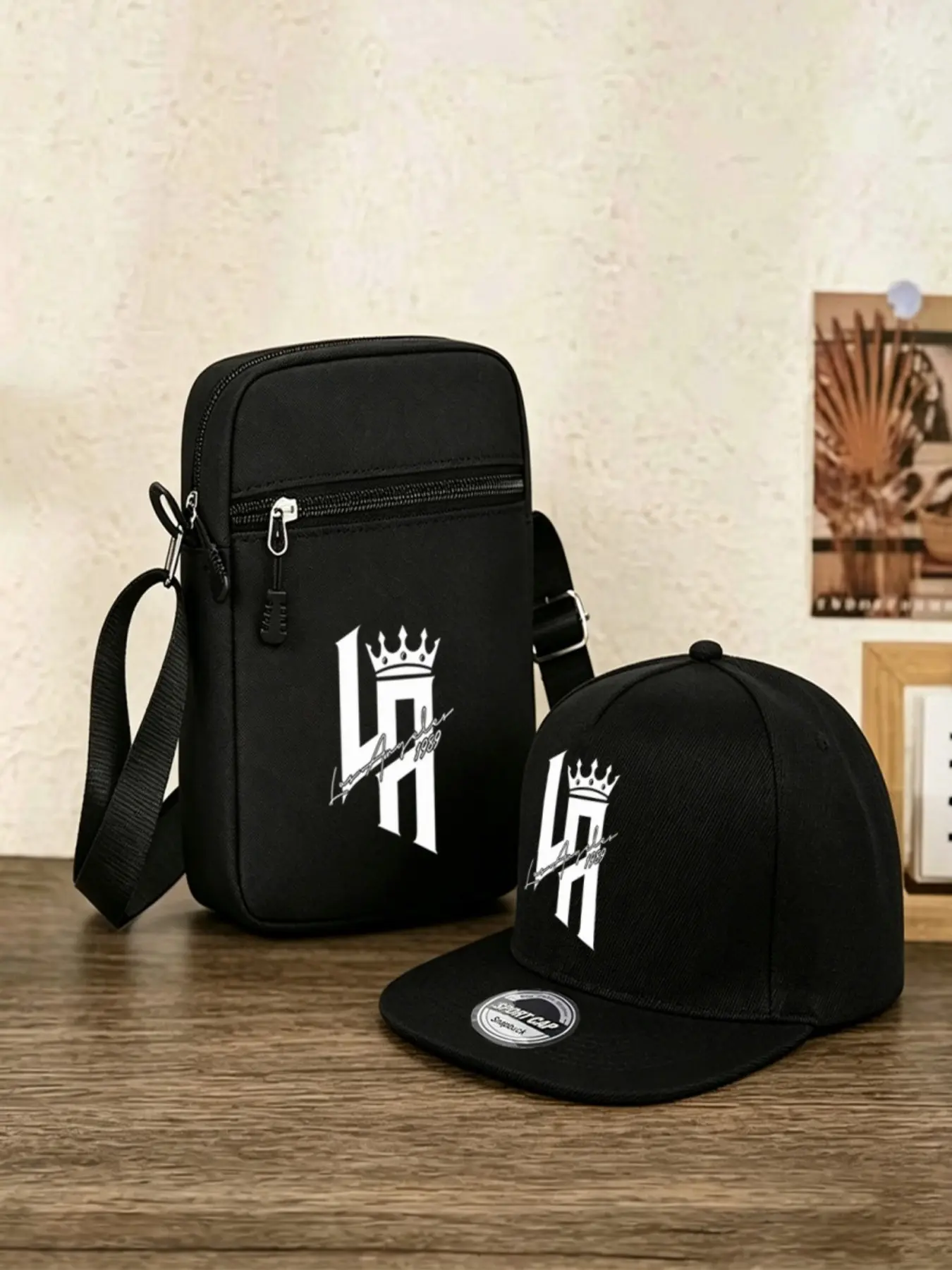 2pc Men/women La Crown Signature Print Snapback Hat & Crossbody Bag Combo, Adjustable Cap & Zippered Bag, Ideal for Daily Use & Travel