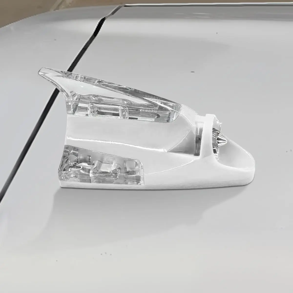 Roof Wind  LED Light,  Fin  Flash Lamp,  Self-Adhesive  Antenna Topper Decorative Lights, Roof Tail Light Decoration  for   (White)