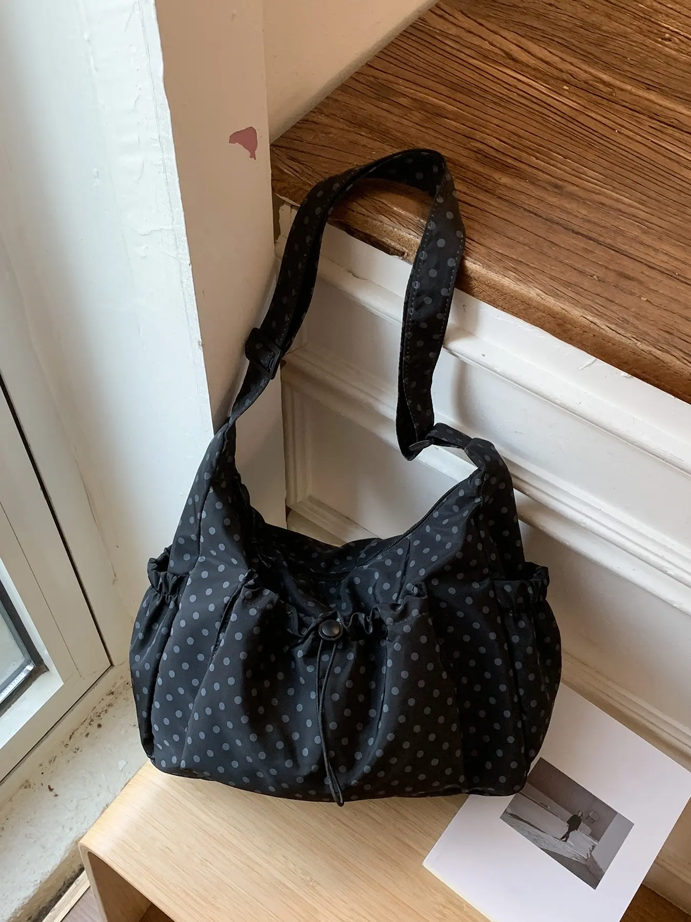 Casual minimalist retro practical texture polka dot shoulder bag, multi pocket design, relaxed and versatile fashionable large capacity personalized crossbody bag, suitable for commuting to work, shopping