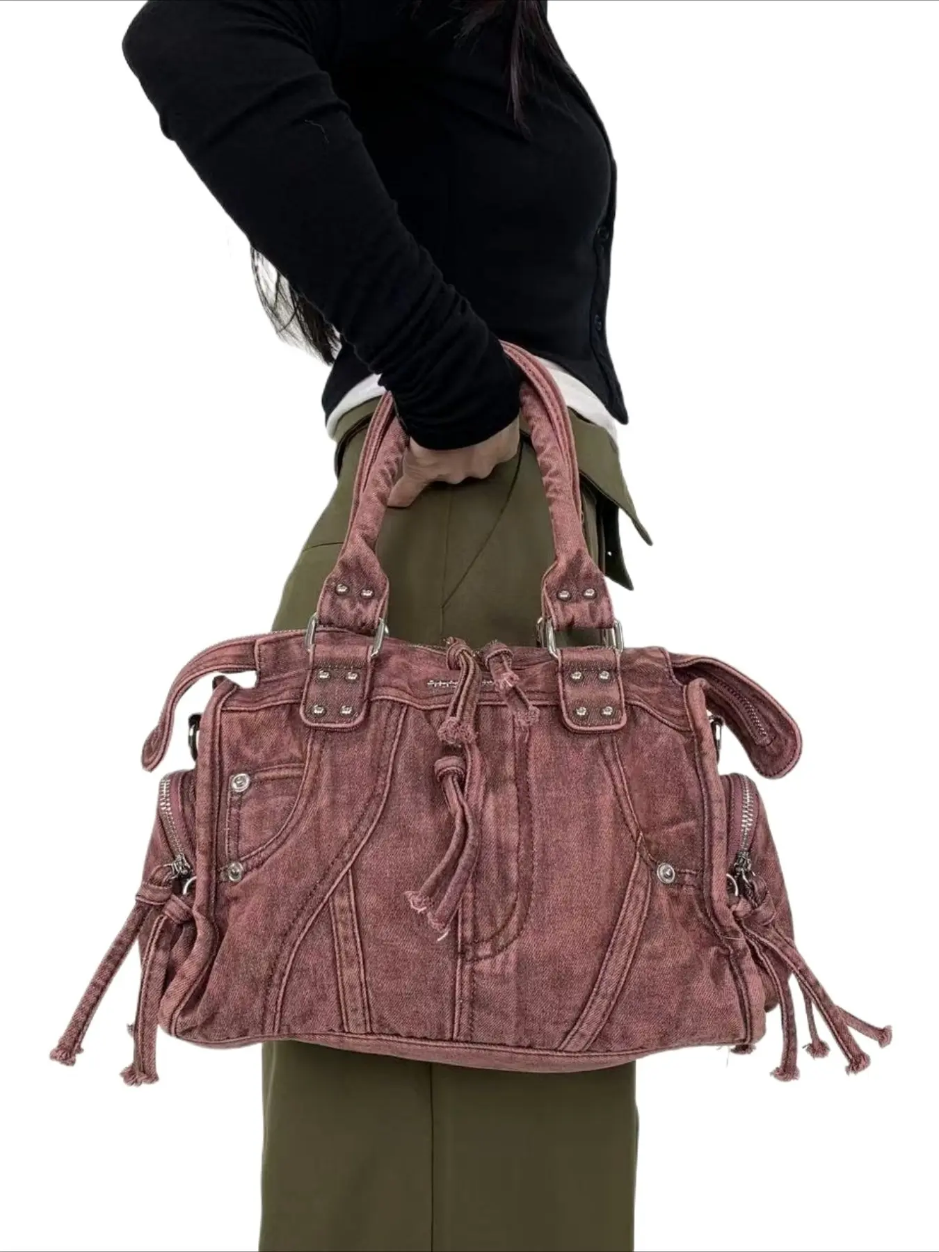 Ladies' retro retro vegan motorcycle tote bag, with a wasteland style front pocket shoulder bag, detachable shoulder strap, fashionable large capacity bag, personalized street Y2K handbag, rivet design, tassel design, suitable for daily commuting, ga