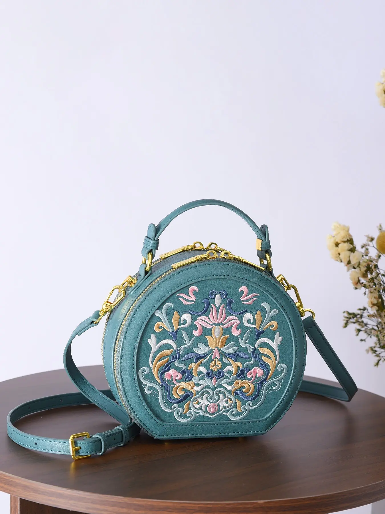 1pc Ladies' embroidered round cake bag, Chic vintage handbag, with colorful floral patterns, equipped with handles and adjustable shoulder straps, suitable for Chinese style dressing, travel, light retro scenes, a must-have for Chinese styl