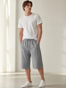 Summer Linen Men's Casual Hawaiian Beach Trendy Pleated Shark Fin Loose 7/8 Gym Shorts, Comfortable and Stylish Summer Wear