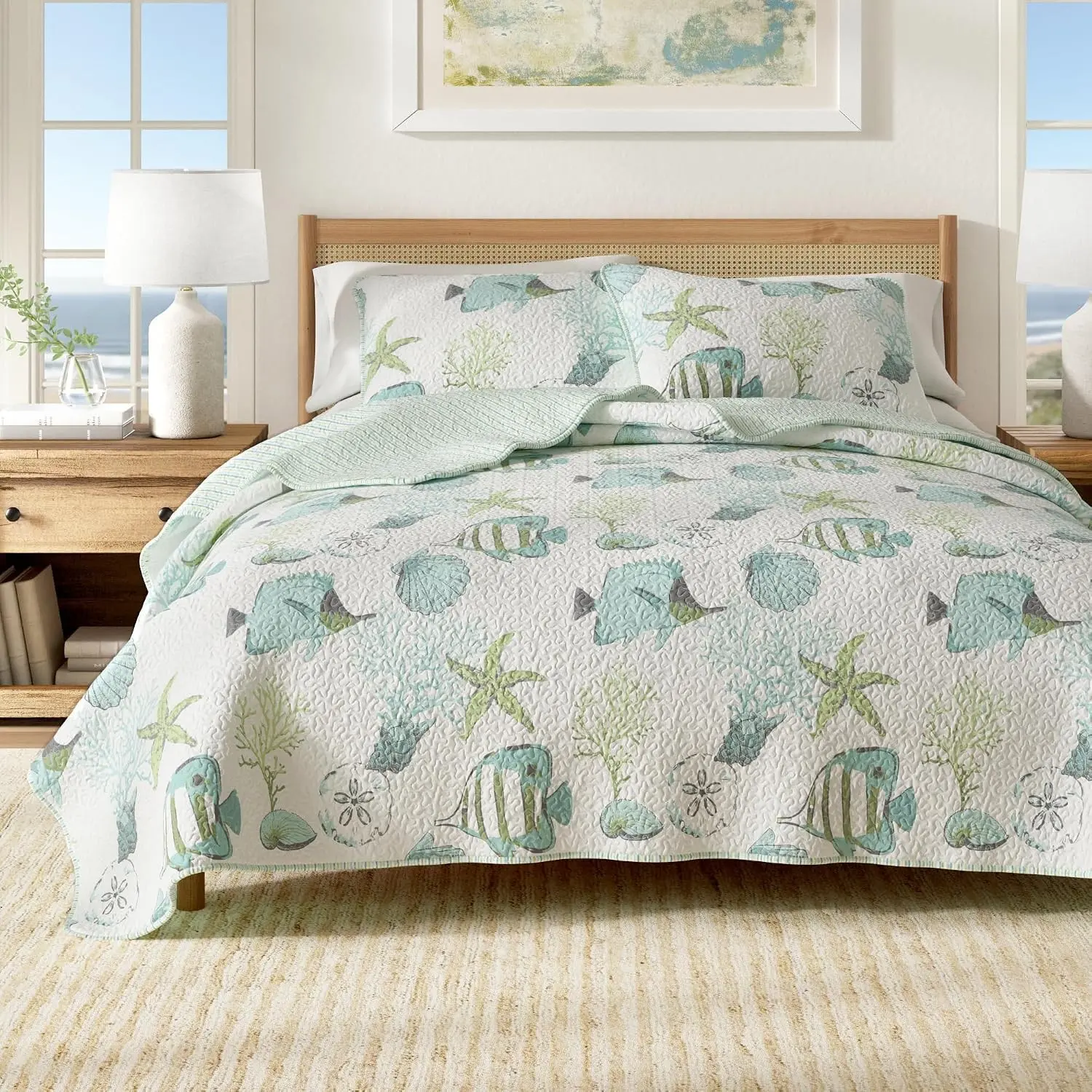 Coastal Quilt Set - 3-Piece King/California King Size Nautical Bedding Set - Lightweight, All-Season, Reversible Bedspread (Fish & Coral)