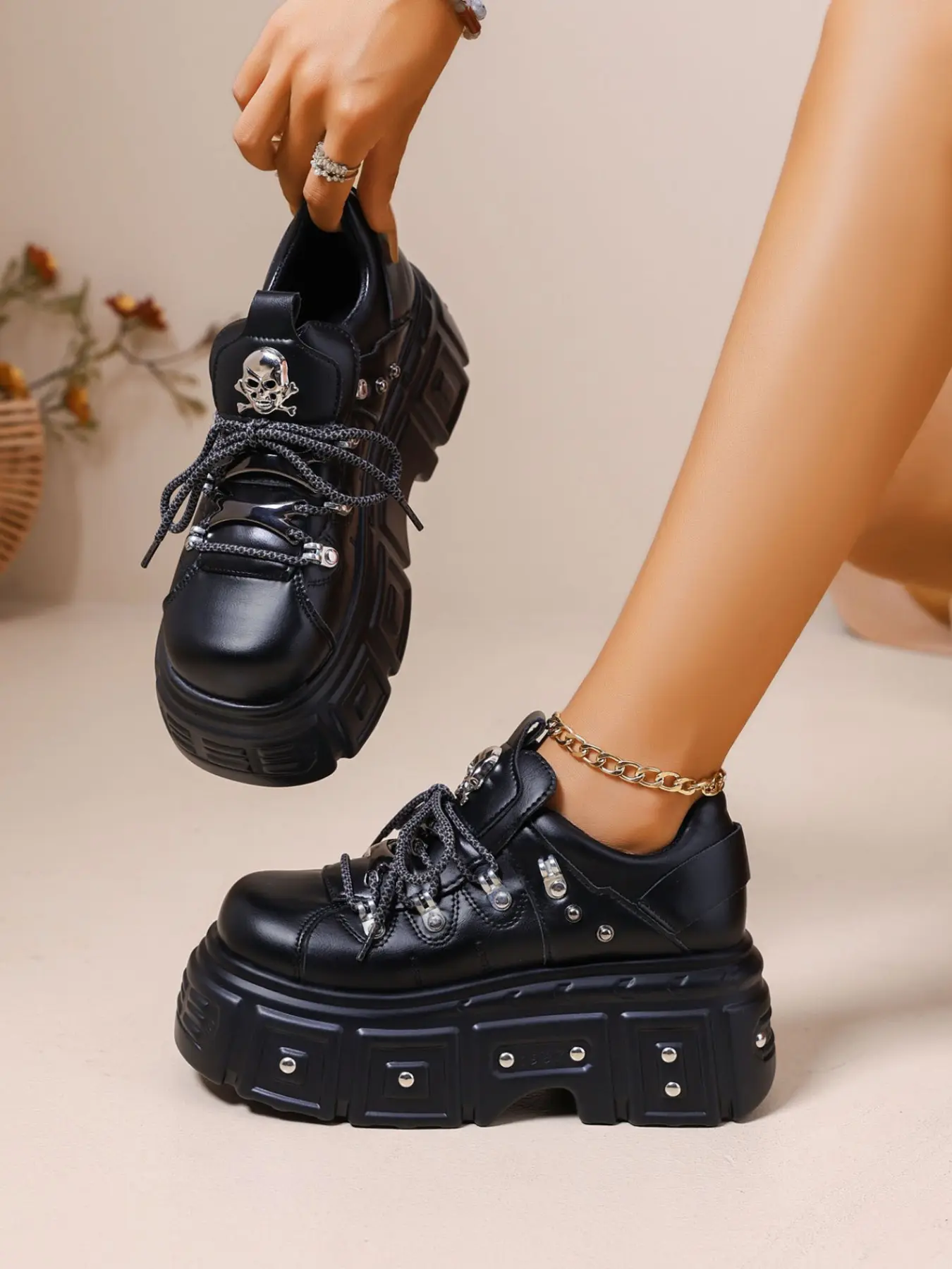 Dark Punk Skull Chain Thick Sole Platform Shoes for Women, Unique Gothic Rivet Design, Height-Boosting Casual Shoes, All Seasons