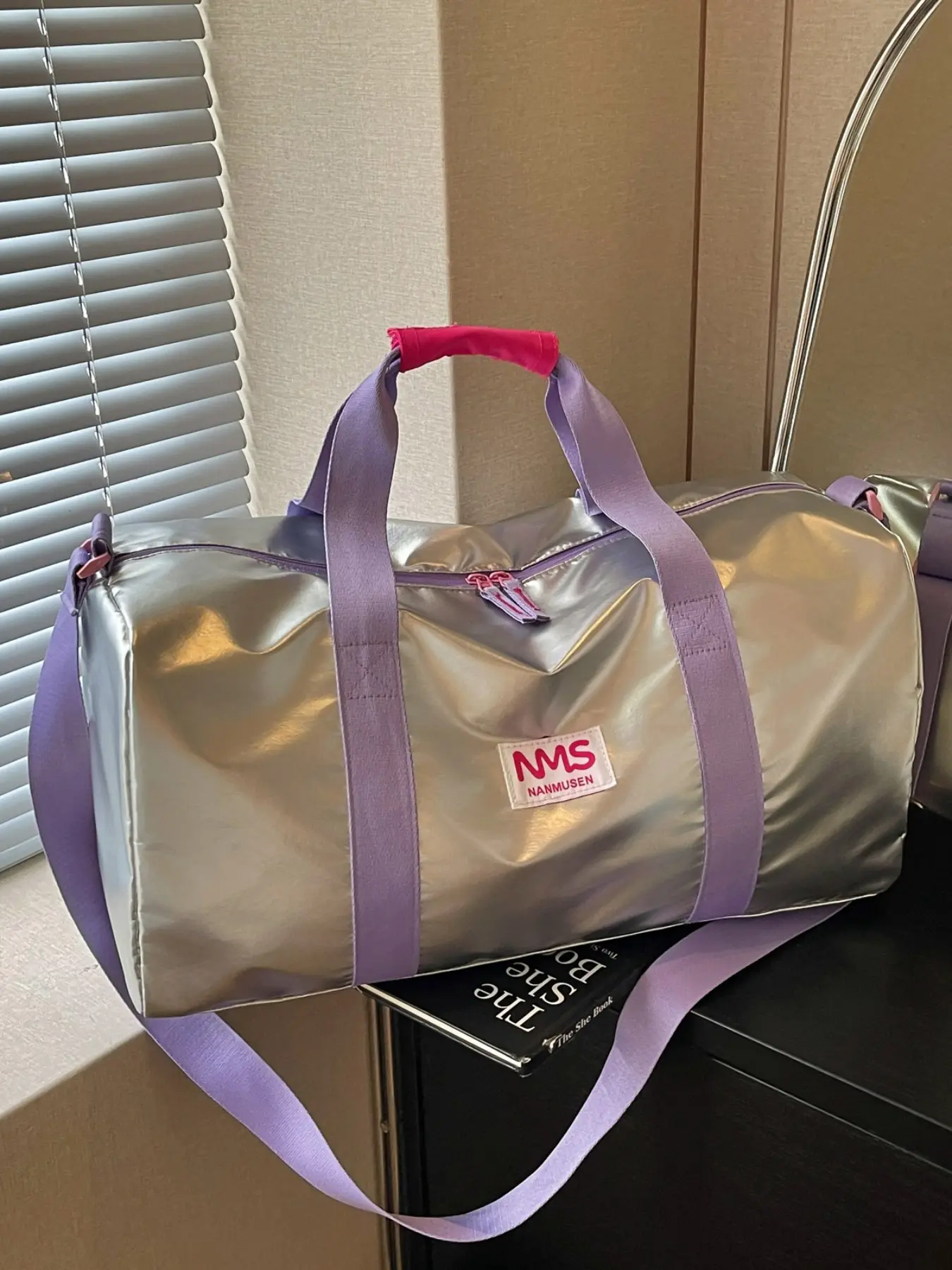 Waterproof Duffel/weekender Bag, Colorblock Design, Foldable & Space-Saving, Dry/wet Separation, Adjustable Shoulder Strap, Large Capacity