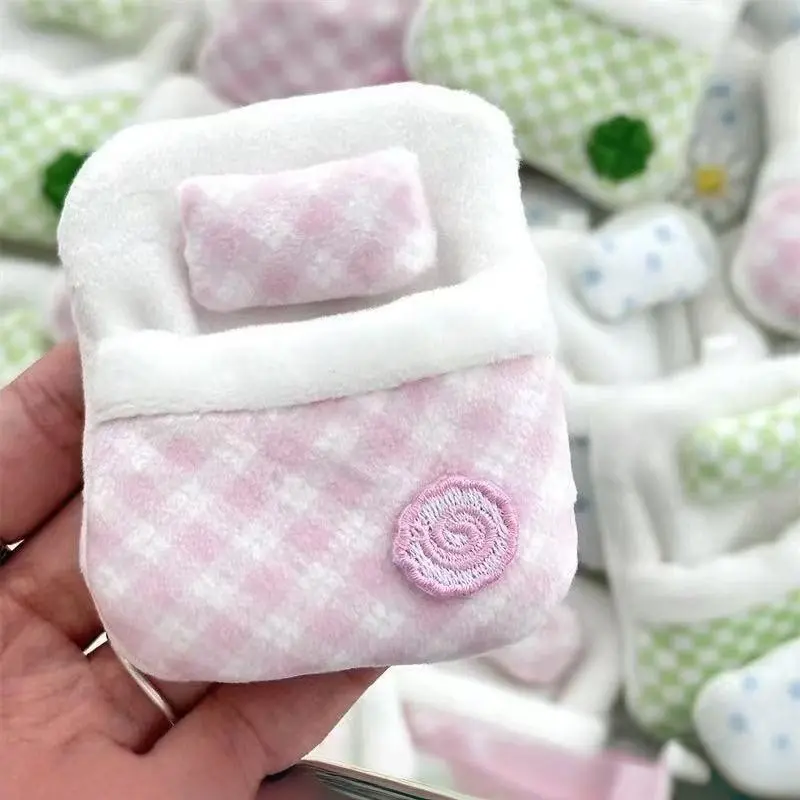 Cute Clover Plush Bed Nook, High Aesthetic Mini Doll Storage Nest, Fun Soft Toy Organizer, Ideal Choice for Collectors