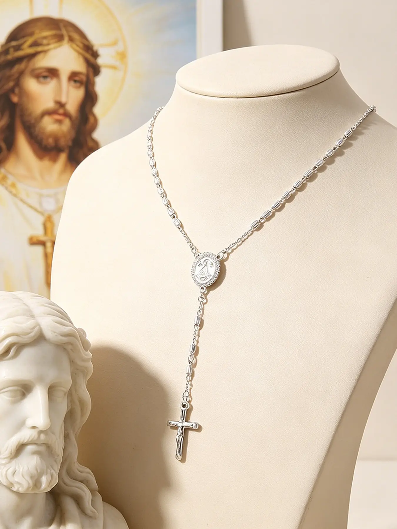 1 Piece Christian Rosary Elegant Necklace with Miraculous Virgin Mary Medal & Jesus Crucifix, Zirconia Paved Round Charm, Beaded Chain Religious Catholic Jewelry for Women, Spiritual Faith Prayer Necklaces Gift