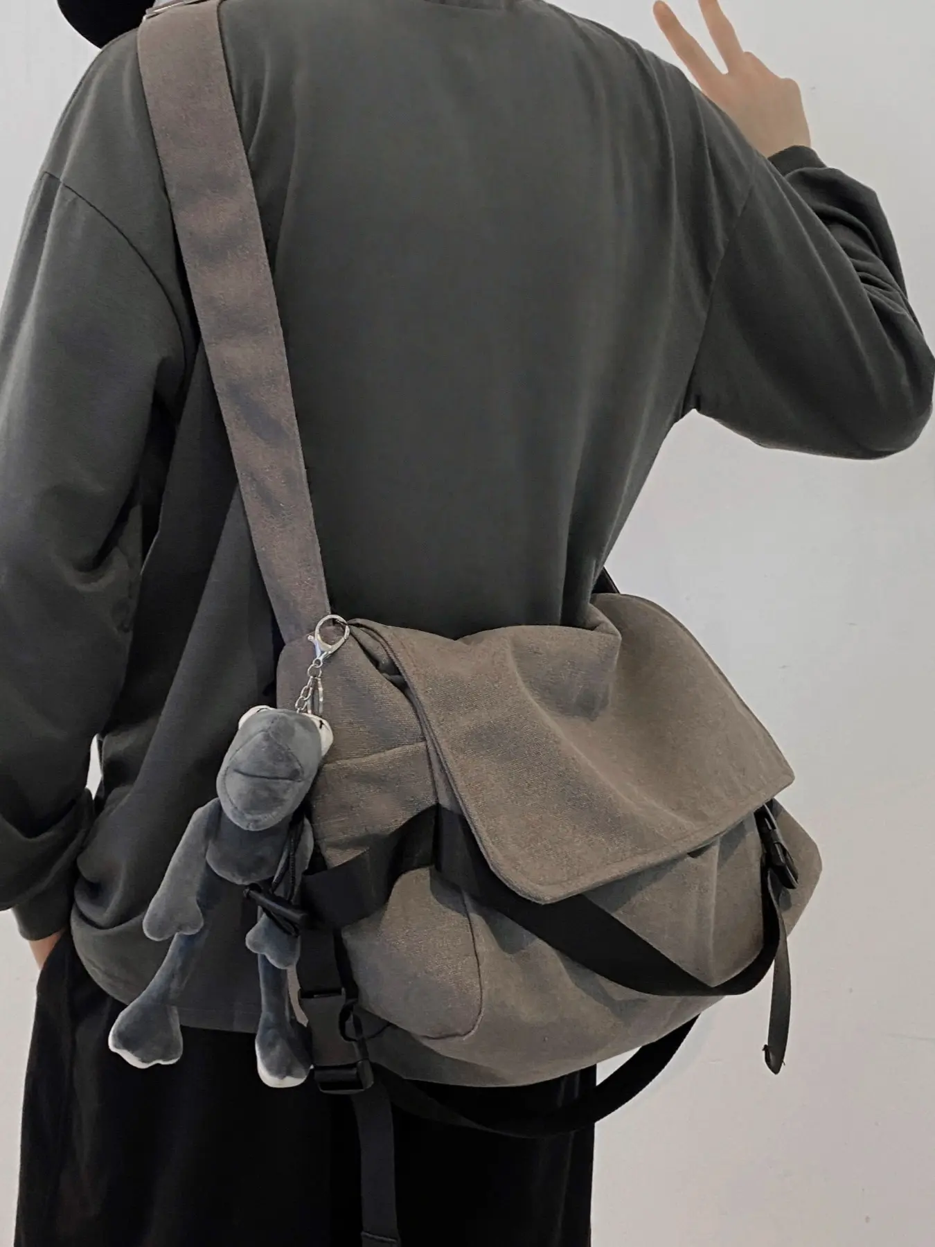 Fashion lazy style casual large capacity messenger bag with frog plush doll adjustable shoulder strap crossbody bag, simple street style daily commute travel sling bag