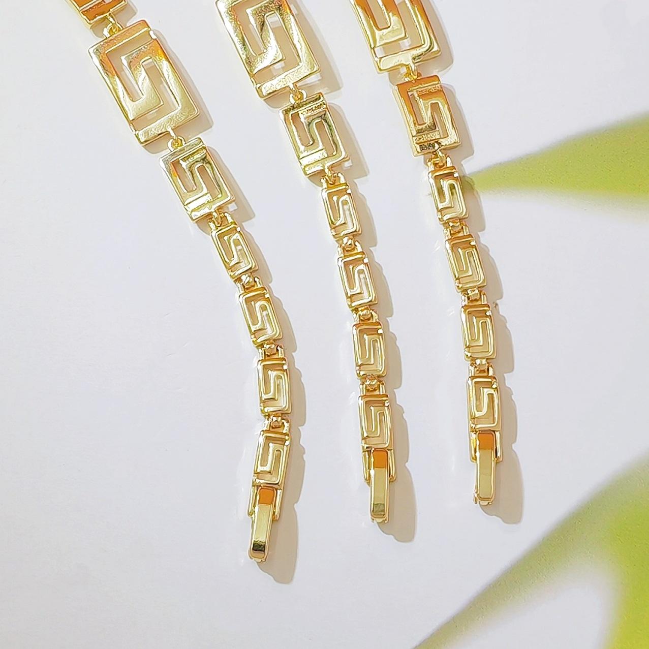 18K Gold Plated Chevron Geometric Link Bracelet for Women & Men, Vintage Retro Pattern Design, Minimalist Luxury Aesthetic Jewelry, Trendy Versatile for Daily Wear, Street Style & Parties