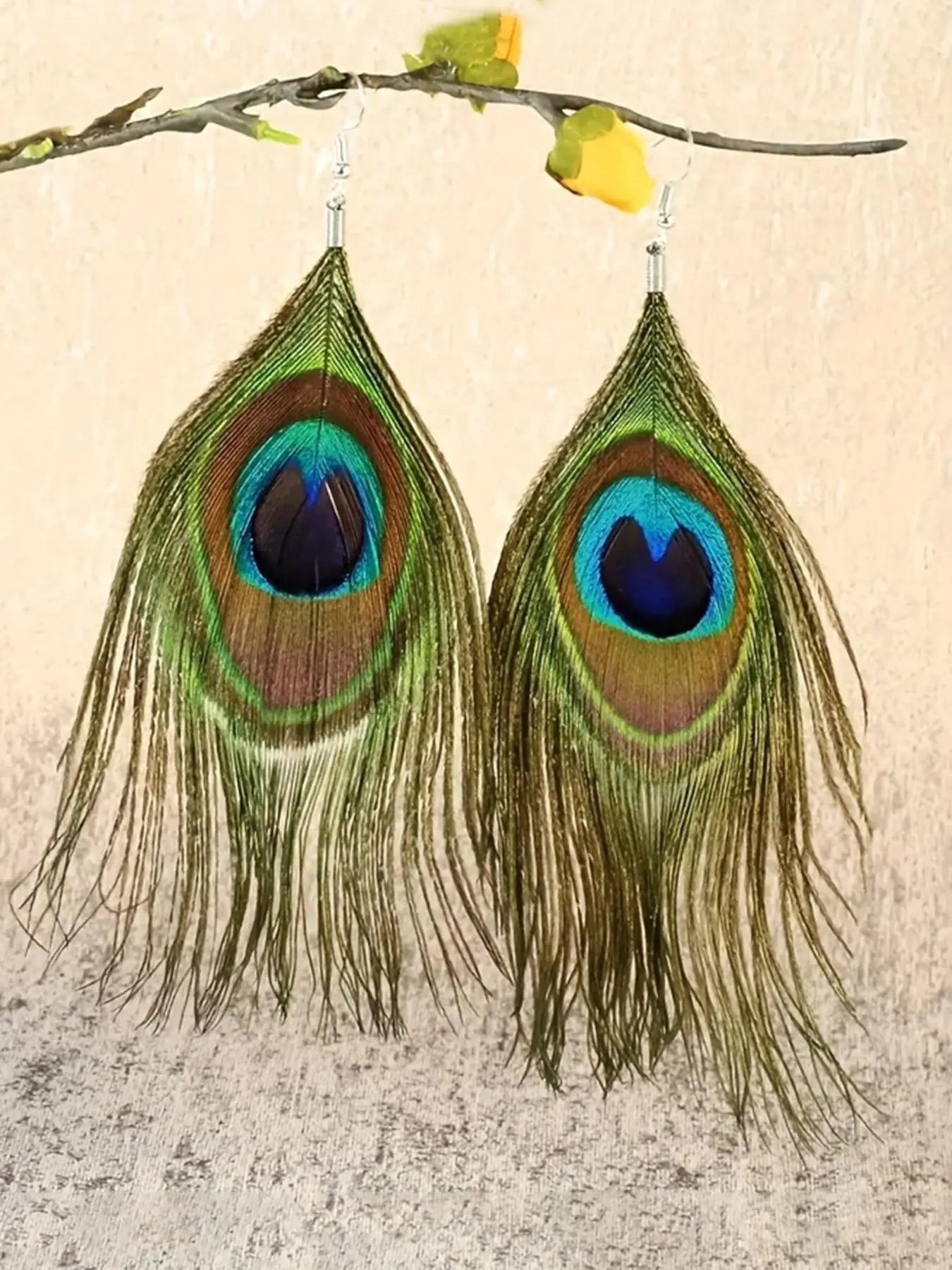 Vintage Bohemian Style Peacock Feather Earrings, Elegant and Luxurious Statement Jewelry, Bold and Chic Accessories for Women