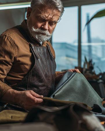 Full Grain Leather Key Wrap, Motorcycle Key Organizer, Durable Key Holder with Silencer & Key Ring Cover