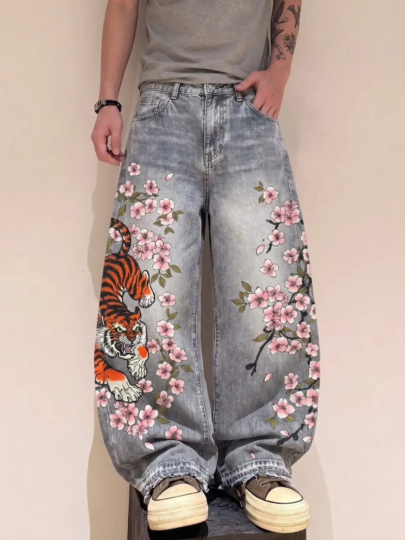 Men's Denim Jeans, Light Wash Street Style Pop Art Print Tiger Floral, Loose-Fit Straight Leg, All-Seasons Wear, New Chinese Casual Long Pants