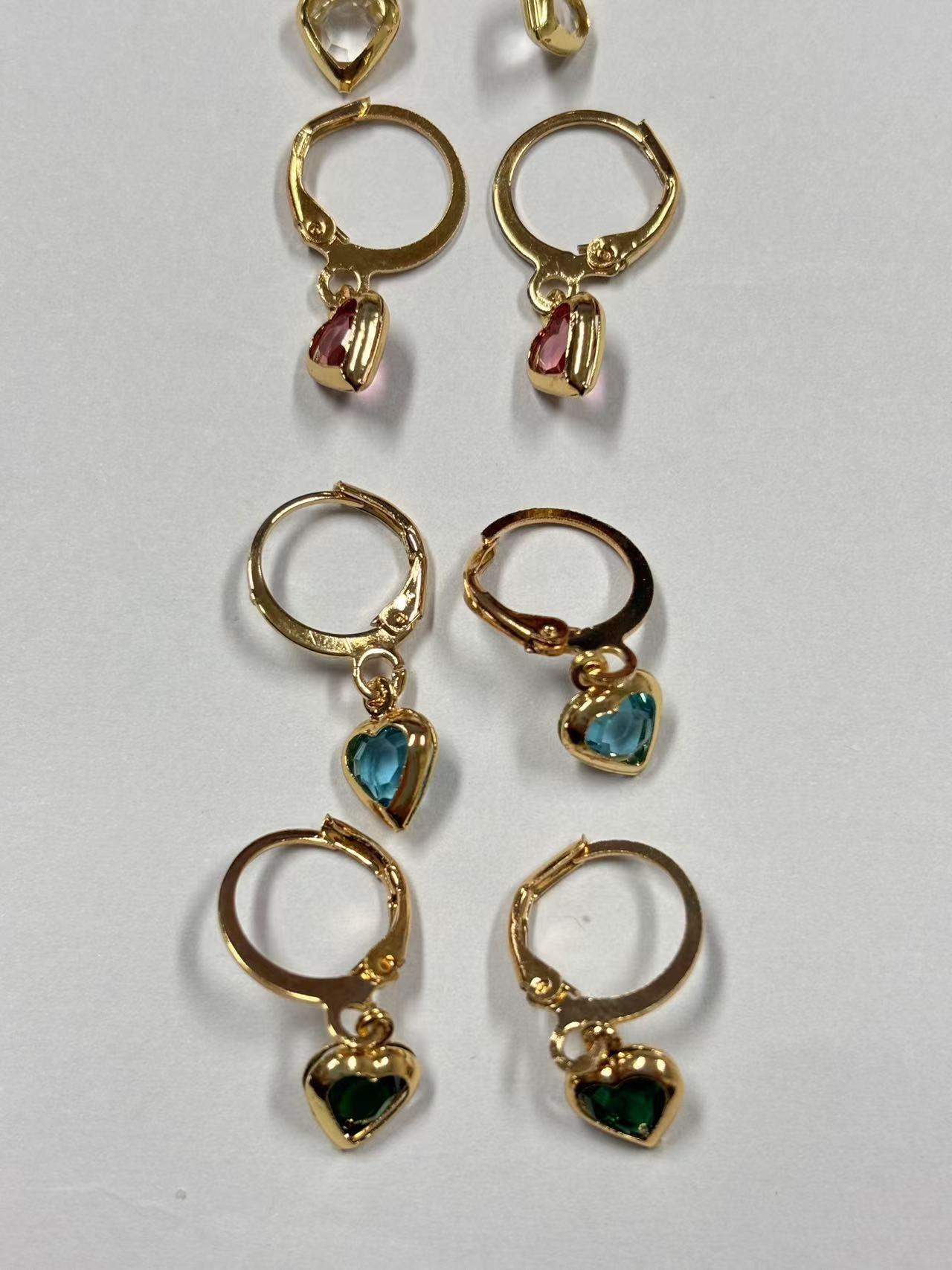 Exquisite luxurious colored heart-shaped zirconia ear studs, high-end and versatile women's earrings