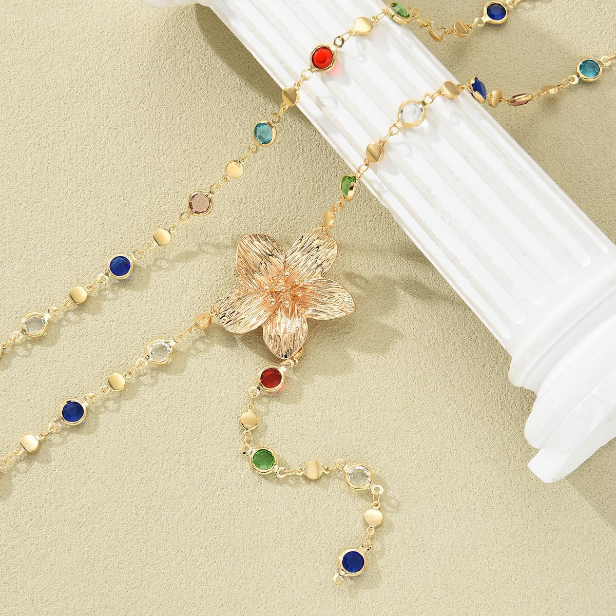 Fashion Creative Diamond Inlaid Cross Pendant Necklace for Women, Luxury Tassel Chain Stackable Clavicle Necklace