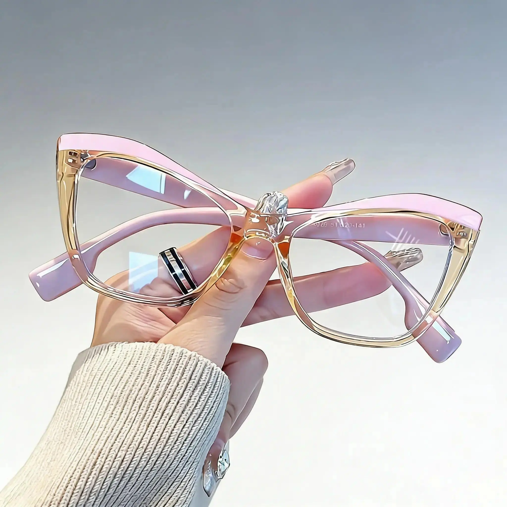 Viral Y2K Cat-Eye Transparent Glasses | Aesthetic 2-Tone Pink & Clear Anti-Blue Light Eyewear | Ultra-Light Optical Frames | Chic Statement Accessory for Streetwear & Office Vibe