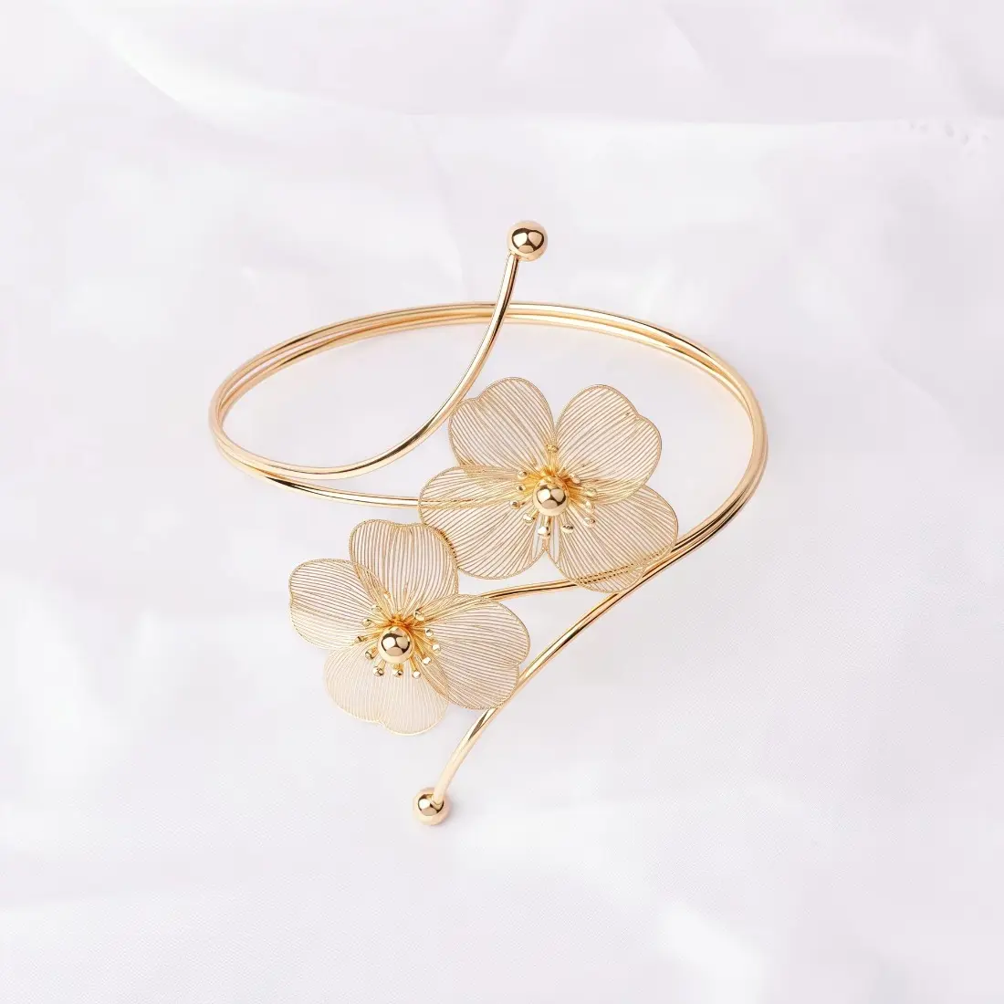 Women's Boho Vintage Stainless Steel Cuff Bracelet - 3D Floral Motif, Adjustable Open Arm Cuff, Festival Gift Fashion Accessory for Females, Female Wear