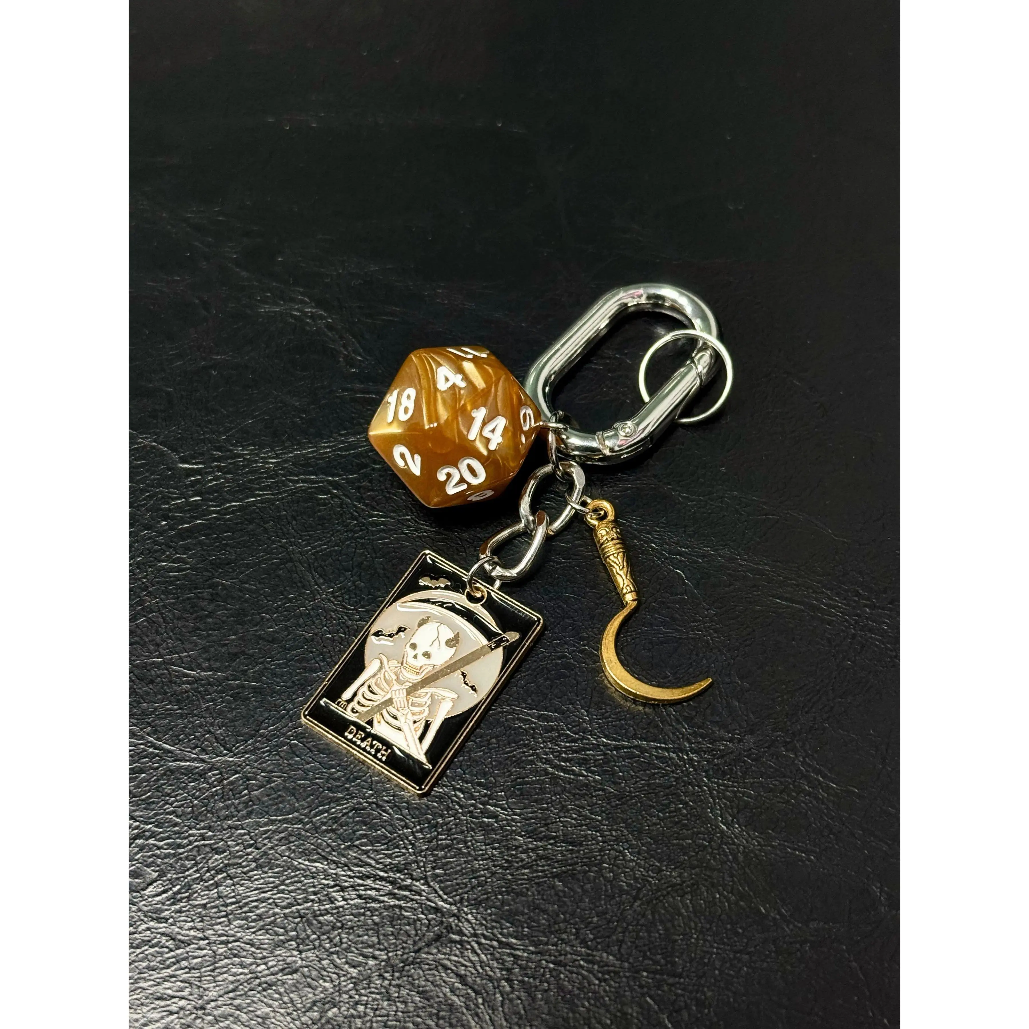 Tarot Death Dice Keychain Charm, Major Arcana Gothic Tarot Card Bag Accessory, Aesthetic Witchcore Key Ring Pendant for Purse & Backpack, Unique Occult Collectible Jewelry, Trendy Y2K Inspired Gift for Tarot Lovers & Spiritual Aesthetic Outfit Styling