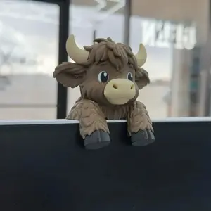 Highland Cow Desktop Companion Figurine, 3D Printed Healing Desk Toy, Office Decor Item, Screen Protector Buddy, Perfect for Workspace