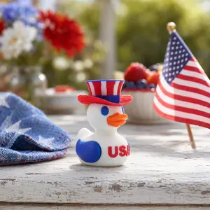 1PC Viral Patriotic Duck Statue, 3D Printed American Flag Duck, Independence Day Home Decor, Funny USA Collectible Desk Ornament, 4th of July Party Decoration, Unique Gift Idea