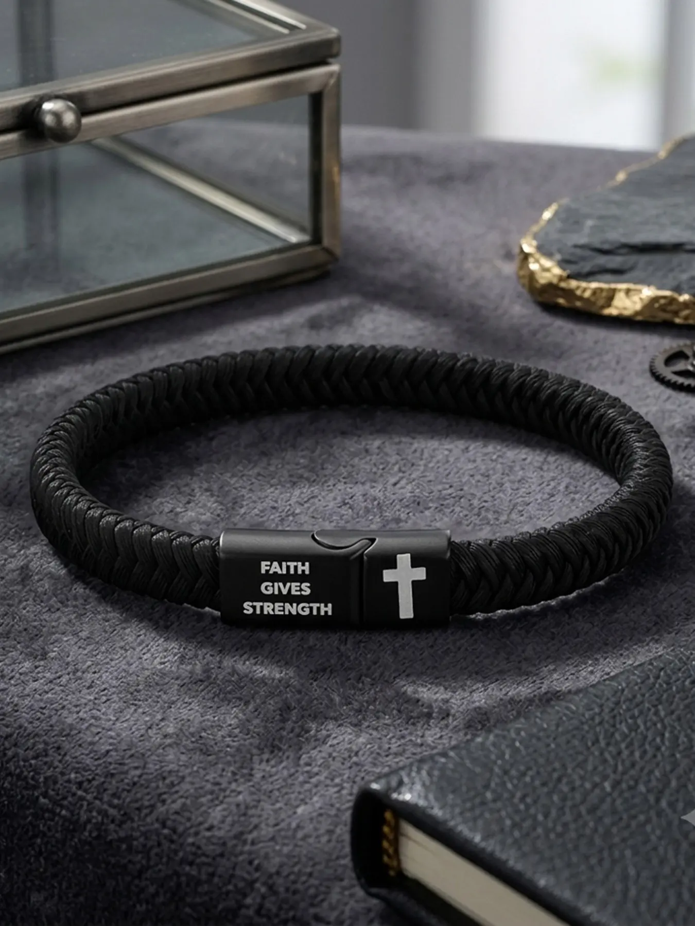 Fashion Handmade PU Leather Bracelet, Engraved Faith Gives Strength, Cross Braclet for Men, Armband Jewelry, 1 Pcs