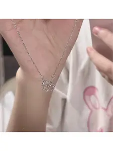 Niche Design INS Style Heart Necklace, Delicate Sweet Clavicle Chain for Young Girls, Ideal Present for Back to School, Teacher's Day, Halloween and Birthday