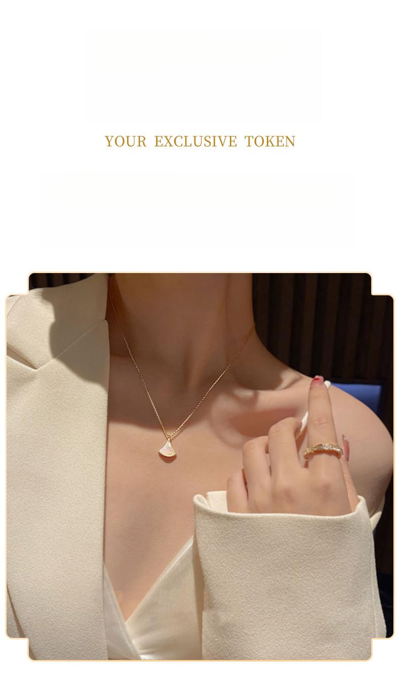 Elegant Cat's Eye Stone Fan-Shaped Necklace for Women – Versatile High-End Light Luxury Collarbone Chain – Stylish Designer Jewelry