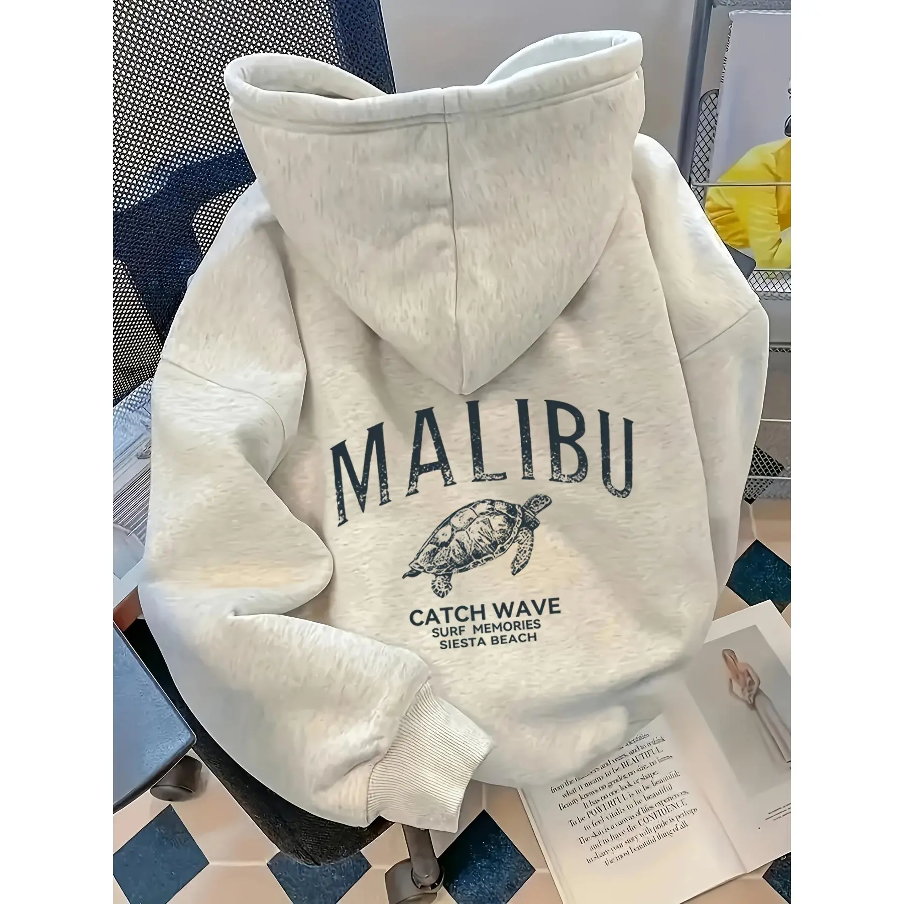 Women's Letter Malibu Turtle Cartoon Pattern Print Fashion Hooded Sweatshirt Long Sleeve Hoodie