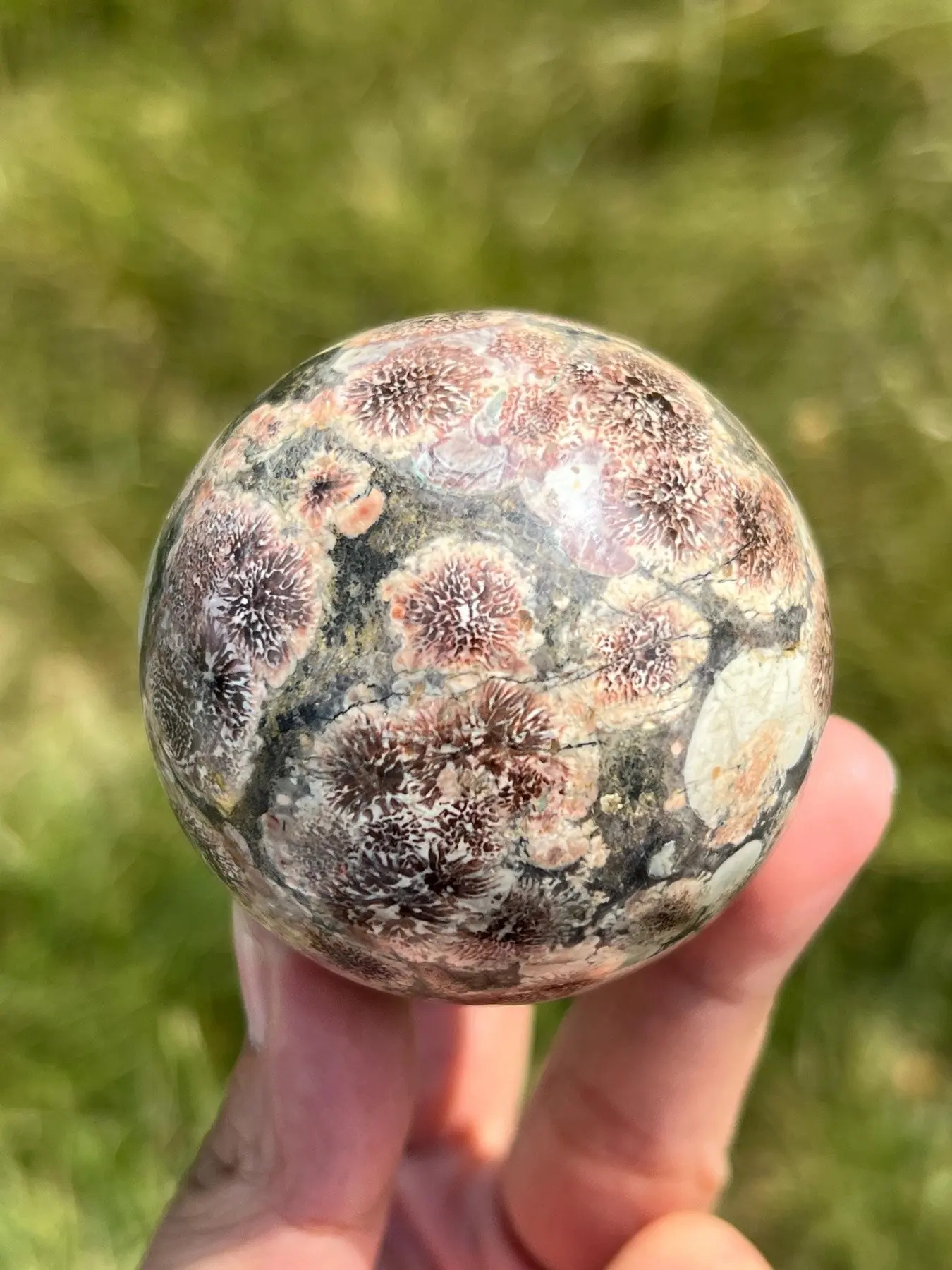 1pc green cherry blossom flower sphere, natural floral agate crystal ornament, Decorative, Uniqueness, suitable for Christmas, weddings, a mineral gift for parents or collectors, no electricity required