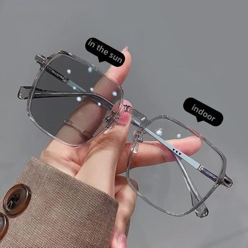 New Women Photochromic Reading Glasses Men Female Retro Far-sighted Eyeglasses Trendy Smart Color Changing Sunglasses Presbyopia