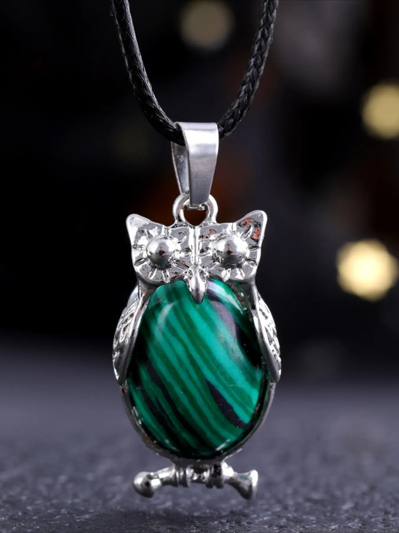 Natural Crystal Owl Pendant Necklace, Boho Chic Crystal, Chakra Healing Oval Raw Stone Owl Charms, Spiritual Jewelry Gifts for Men and Women