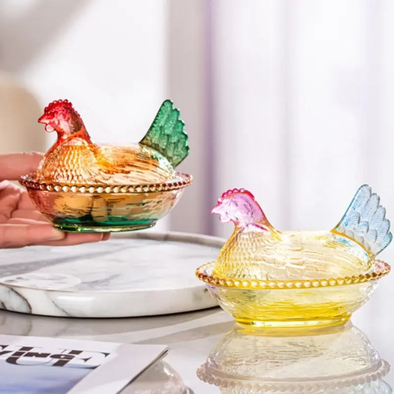 A cute and unique small crystal glass chicken-shaped storage jar/sealed jar/candy jar for the perfect display of candy, snacks, jewelry, and a beautiful gift for friends