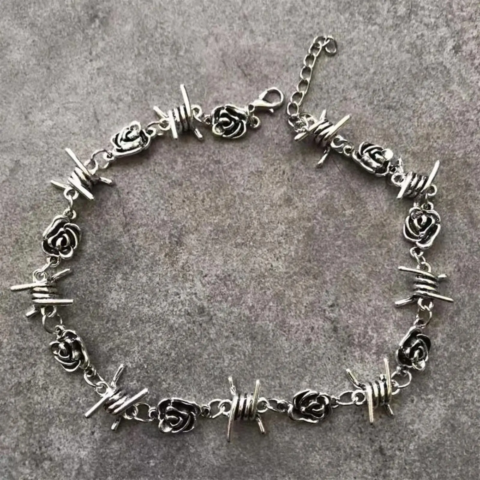 Vintage Personality Thorn Clavicle Chain Necklace, Cool Gothic Stylish Hand Jewelry With Unique Thorn Design For Daily Street Outfit Matching