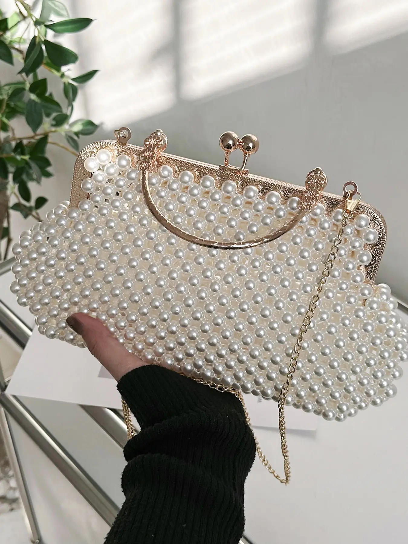 New Handwoven Pearl Crossbody Bag, French Style Unique Beaded Travel Bag, Shell Design, Adjustable Strap, Perfect for Daily Use